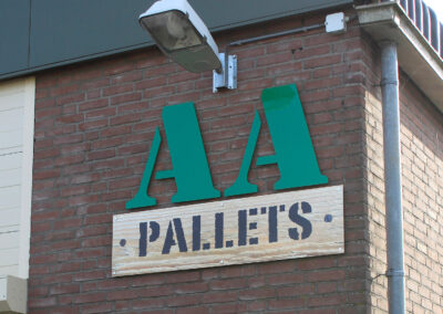 Gevelletters signing AA Pallets