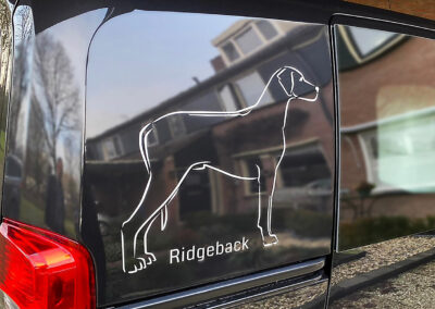 Autobelettering hond busje